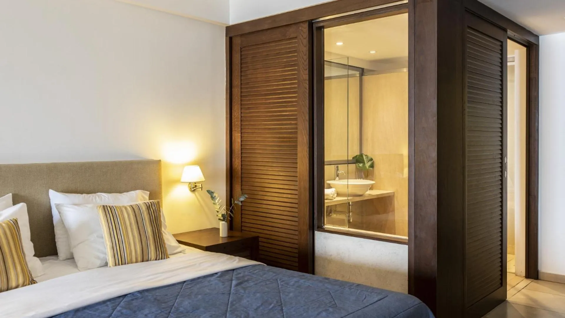 Louis Apostolata Island Resort Eleios-Pronnoi
